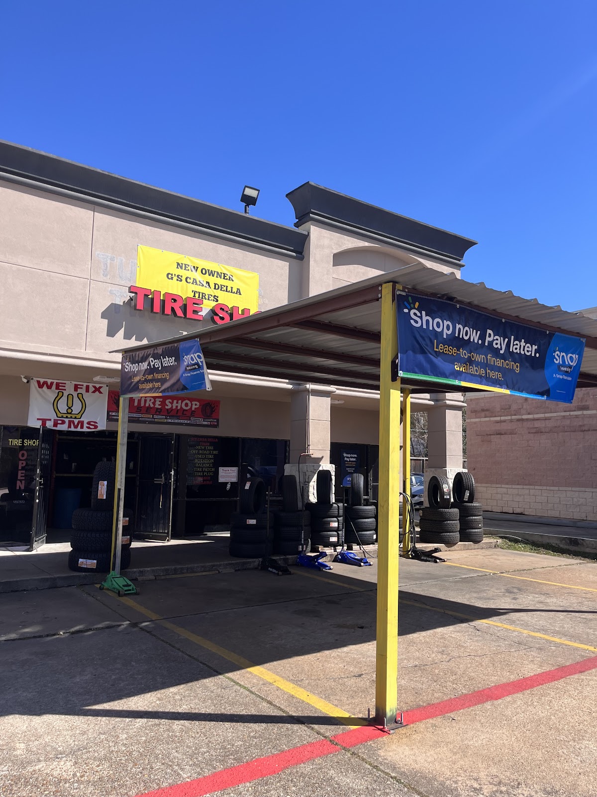 Inside G'S CASA DELLA TIRES LLC tire shop