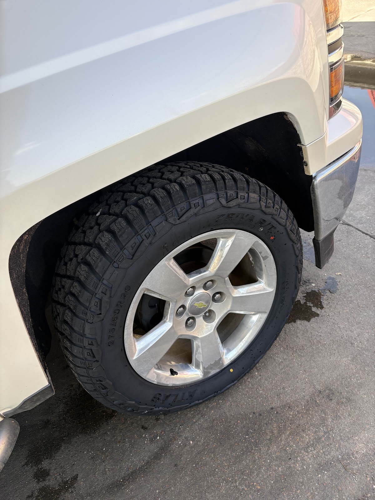 Tires ready for installation at G'S CASA DELLA TIRES LLC