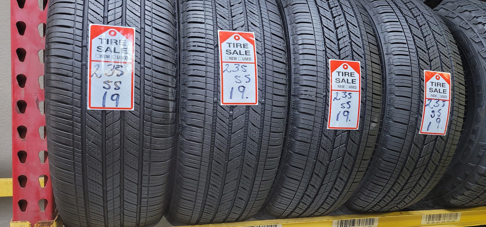 Wide view of the G'S CASA DELLA TIRES LLC shop